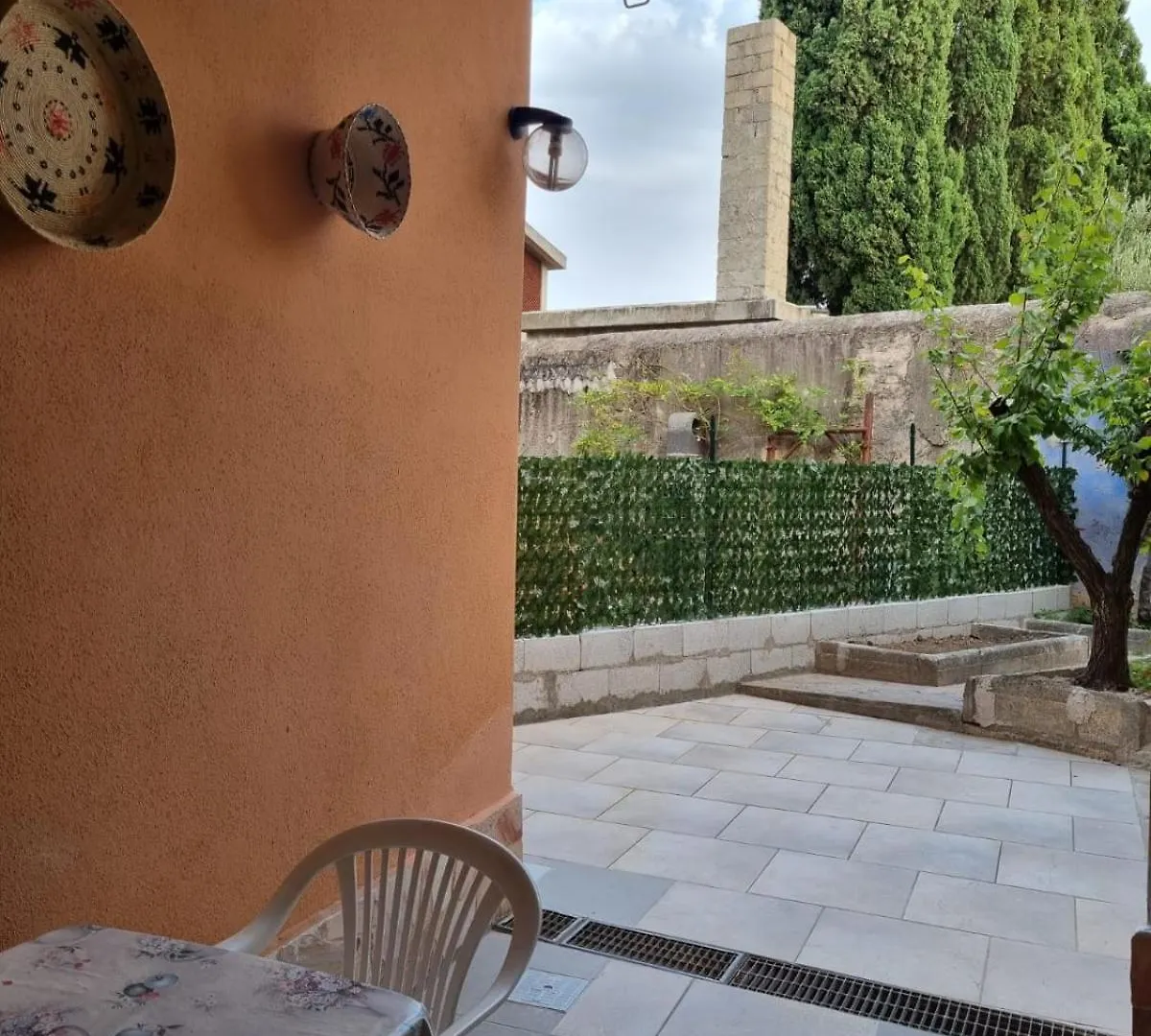 דירות אורוסיי Il Portico 0*,  איטליה